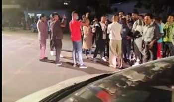 मन्त्री नियुक्तिमा असन्तुष्टि : ‘प्रधानमन्त्री राजीनामा दे’ भन्दै मध्यरातमा बालुवाटारमा नाराबाजी