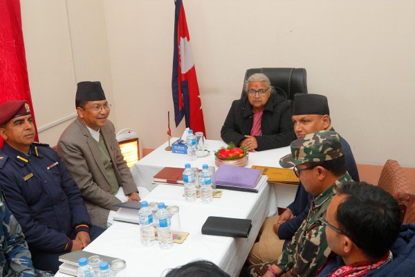 प्रधानमन्त्रीद्वारा पाथीभरा र फुङलिङ क्षेत्रमा स्थानीय बासिन्दाहरुसँग अन्तरक्रिया