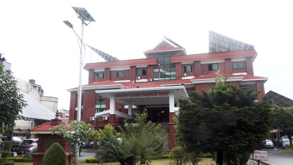 राप्ती स्वास्थ्य विज्ञान प्रतिष्ठानका पूर्वउपकुलपति भण्डारीलगायत १३ जनामाथि भ्रष्टाचारको मुद्दा दायर