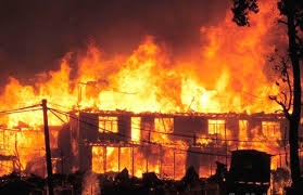 लक्ष्मीपूजाको रात सर्लाहीका तीन ठाउँमा आगलागी, करोडौंको क्षति