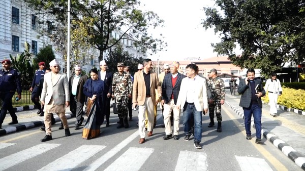 सिंहदरबारको अवलोकनमा पूर्वराष्ट्रपति भण्डारी, छिट्टै पुनर्निर्माण गर्न सुझाव