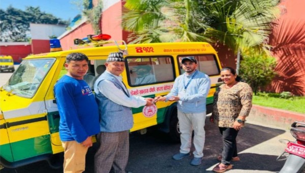 बाजुराको खप्तड छेडेदहलाई काठमाडौं महानगरपालिकाले गर्यो एम्बुलेन्स सहयोग