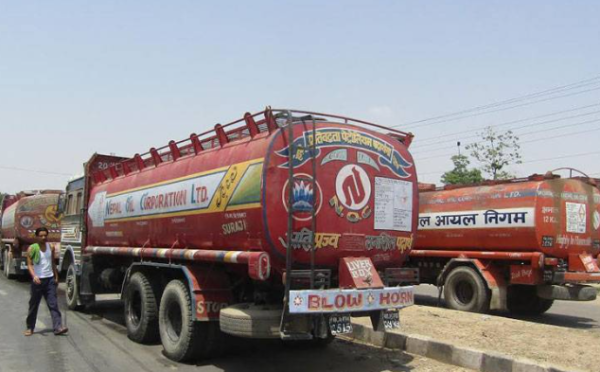 काँकरभिट्टा नाकाबाट दुई महिनामै दुई अर्ब ८४ करोडभन्दा बढीको पेट्रोलियम पदार्थ आयात