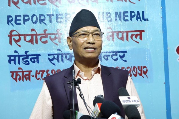 भ्रष्टाचार नियन्त्रणका लागि चेकमा मन्त्रीको हस्ताक्षर अनिवार्य गरौंः राजेन्द्र श्रेष्ठ