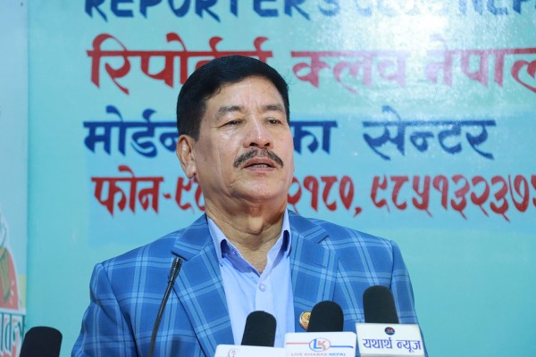 लिलानाथ श्रेष्ठको टिप्पणी : "ओली सि जिनपिङभन्दा कम छैनन्, भण्डारीको सदस्यता अझै खारेज भएको छैन"