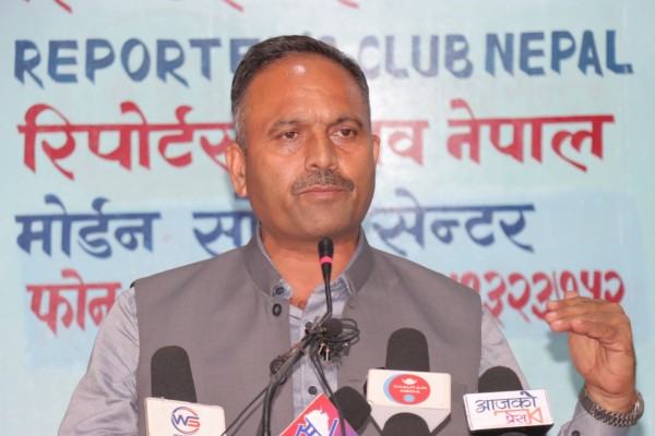 मेटालगायतका सामाजिक सञ्जालहरुले कमिशन नदिएपछि ओली सरकारले प्रतिबन्ध लगाएको थियो, कर नतिरेर होइनः राजन दाहाल