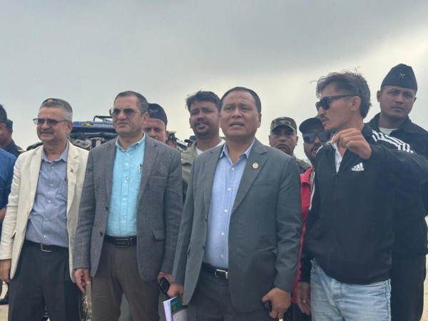 १४ वर्षदेखि अलपत्र पारिएको कन्काई पुलको निरीक्षणमा पुगे कुलमान