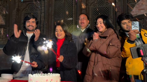 केकी अधिकारीले ‘झिंगेदाउ २’को सेटमै सप्राइज केक काट्दै मनाइन् जन्मदिन