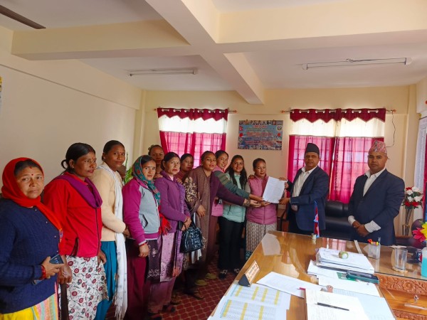 महिला तथा बालिकामाथिको हिंसा रोक्न माग गर्दै सिडियोमार्फत गृहमन्त्रीलाई ज्ञापन