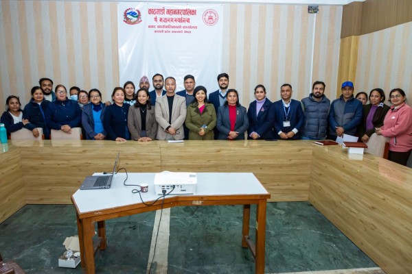 चारवटा विद्यालयमा ‘साना डाक्टर कार्यक्रम’ सञ्चालन गर्दै महानगर