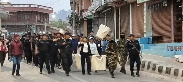 रामेछापका सबै मतपेटिका सदरमुकाम मन्थली आइपुग्यो, सर्वदलीय बैठकपछि मतगणना सुरु हुने