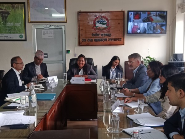 कृषिमन्त्री गिता चौधरी र श्रीलङ्काका देशीय निर्देशक डेभिड सिस्लेनबीच भेटवार्ता