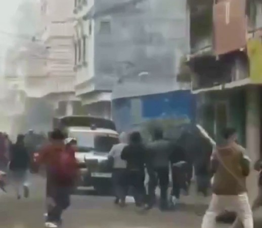 वीरगञ्जको आदर्शनगरमा सुरक्षाकर्मी र व्यापारीबीच झडप : एक सशस्त्र प्रहरी घाइते, गोदाममा छापा