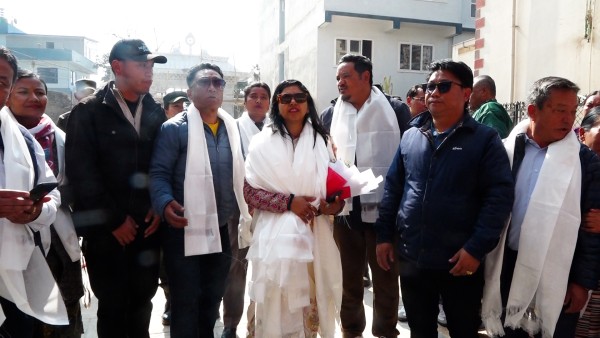 सार्वजनिक भवनको अनुगमनपछि डंगोलले भनिन् : सहयोगका लागि प्रतिवद्ध छौं