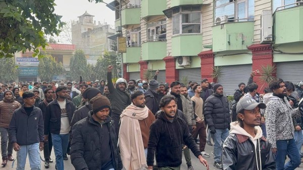 निषेधाज्ञाकै बीच वीरगञ्जमा झडप र प्रदर्शनः पत्रकारमाथि आक्रमण, तीनजना पक्राउ