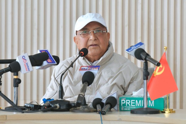 पार्टीमाथि भएको आक्रमणको डटेर सामना गर्न नवनिर्वाचित सांसदहरुलाई ओलीको निर्देशन