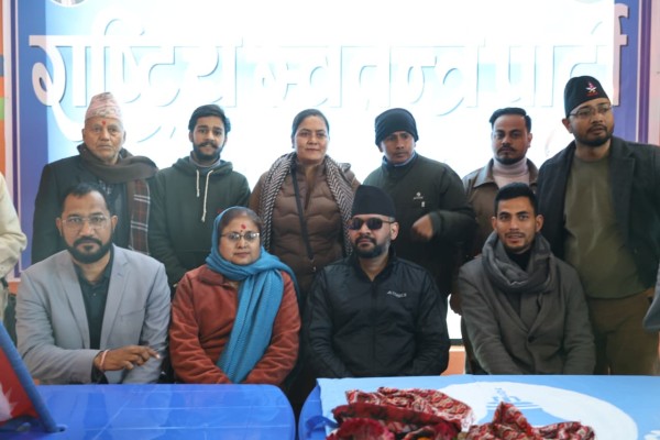 टिकापुरस्थित रास्वपा सम्पर्क कार्यालयमा उम्मेदवार कोमल ज्ञवालीसँग बालेन