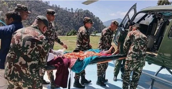 हेलिकप्टरमार्फत उद्वार गरिएकी महिला र नवजात शिशुको मृत्यु