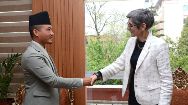 गृहमन्त्री गुरुङ र म्युलीको भेट : स्विस बैंक खाताबारे अनुसन्धानमा सहयोग गर्न आग्रह