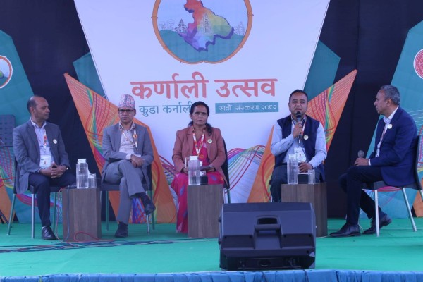 संघीयताको मर्म अनुरूप अधिकार र स्रोतको बाँडफाँड नभएको गुनासो