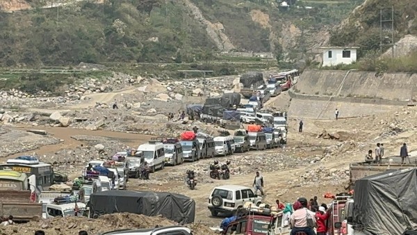 बीपी राजमार्ग एकतर्फी सञ्चालन, सावधानी अपनाउन प्रहरीको आग्रह
