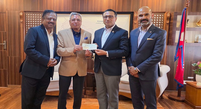नेपाल लाईफद्धारा प्रधानमन्त्री दैवी प्रकोप उद्धार कोषमा २ करोड ५१ लाख सहयोग