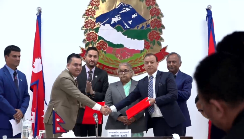 प्रधानमन्त्री र मन्त्रीको रोहबरमा दुई एनआरएनएबीच एकताको घोषणा