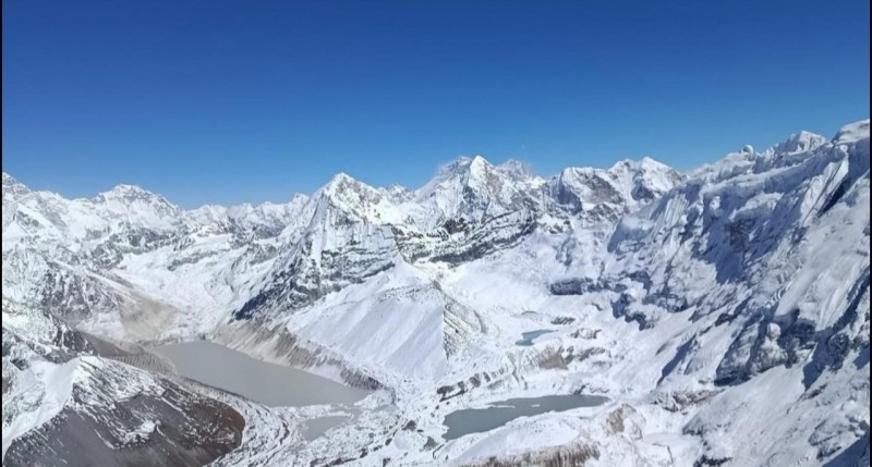 यलुङ रि हिमाल आरोहणमा हराएकाको खोजीकार्य स्थगित, पाँच जना अझै बेपत्ता