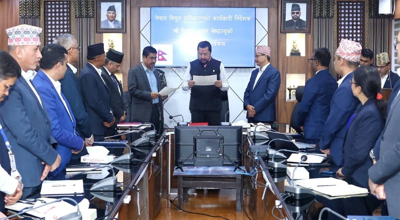 विद्युत प्राधिकरणका नवनियुक्त कार्यकारी निर्देशक श्रेष्ठले लिए सपथ