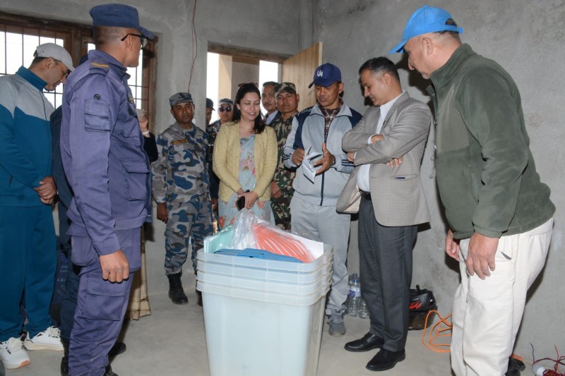 गृहमन्त्रीसहित उच्च अधिकारीको टोली ललितपुरका विभिन्न मतदान स्थलको अनुगमनमा