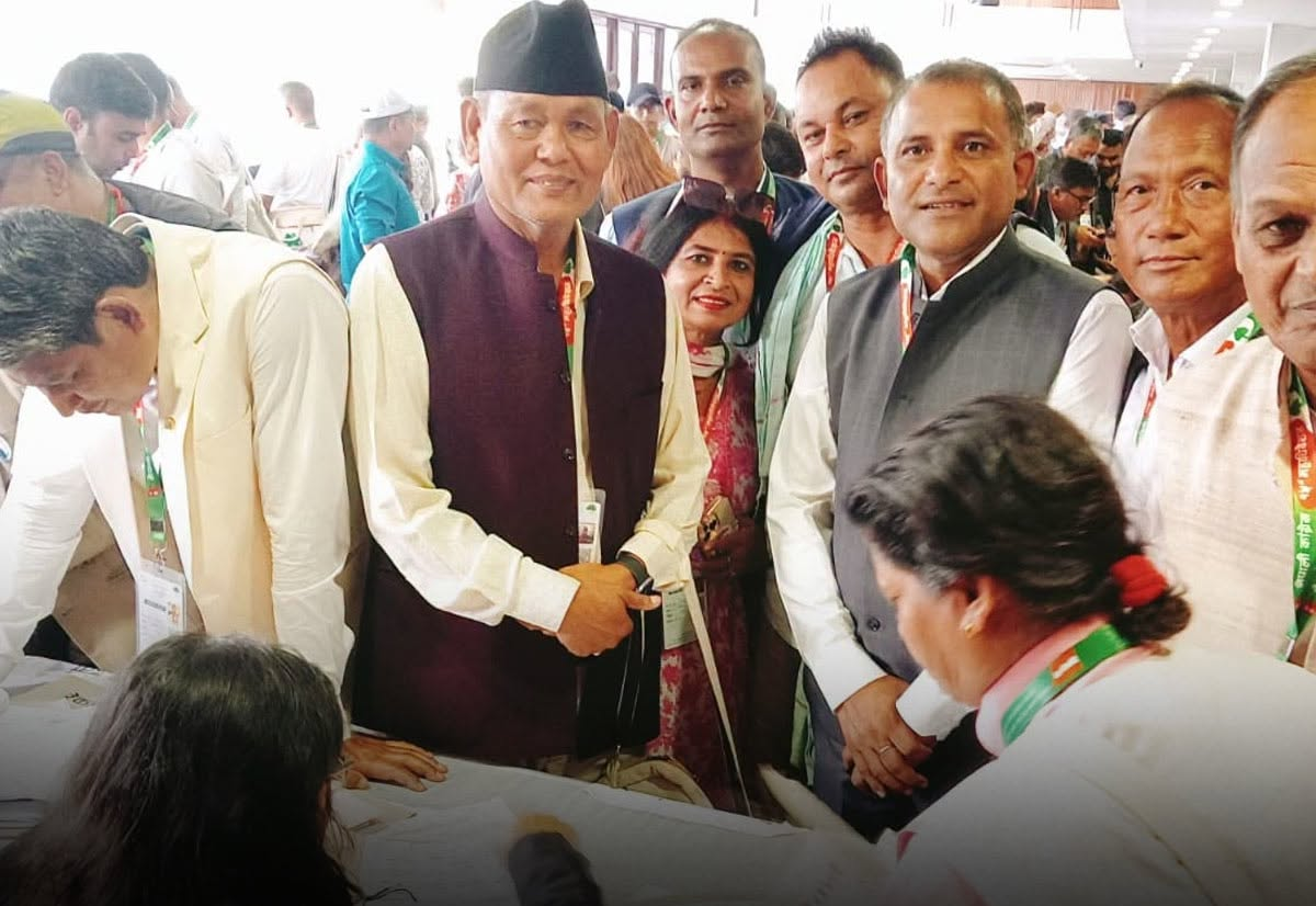 तेजुलाल चौधरीले गराए कांग्रेस सहमहामन्त्री पदमा उम्मेदवारी दर्ता