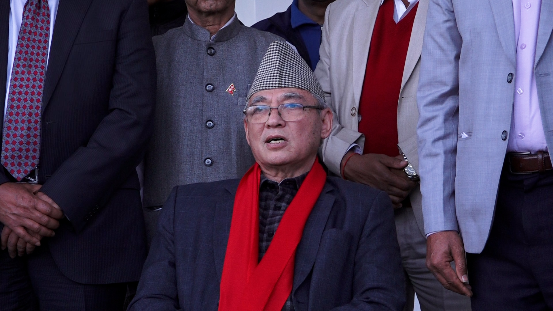 एमाले संसदीय दलको नेता बने रामबहादुर थापा 'बादल'