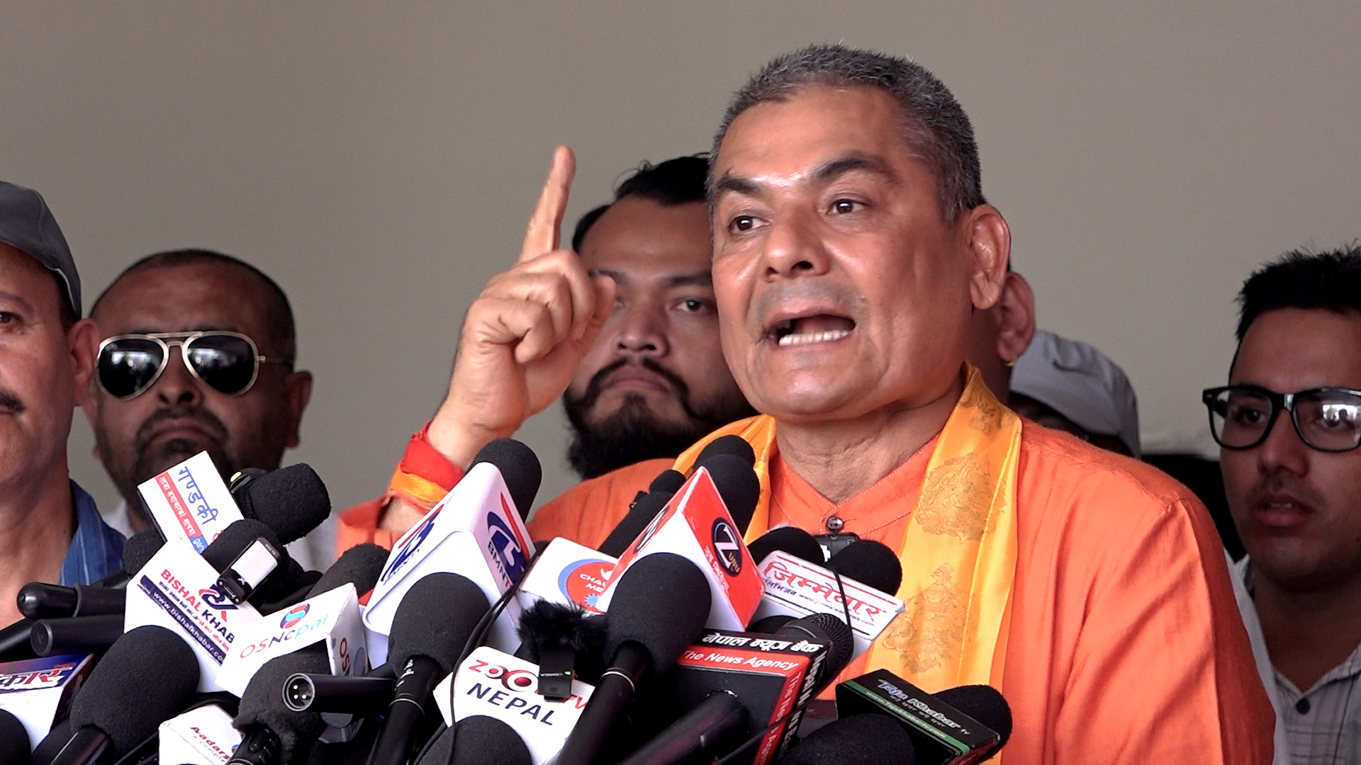 जेनजी आन्दोलन पनि पश्चिमाहरुको डिजाइनमा भयो, अब राजसंस्था आवश्यक भइसक्यो : दुर्गा प्रसाईं