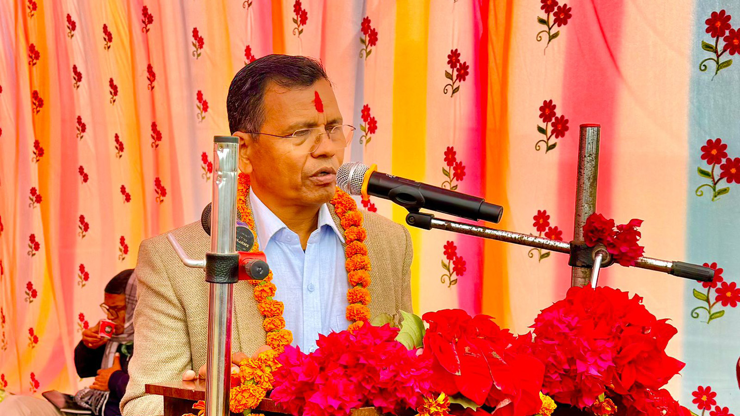 खानेपानी लगाइएको कर, विद्युत महसुल र उच्च व्याजदरले जनताको मौलिक अधिकार हनन् भयो : अध्यक्ष वली