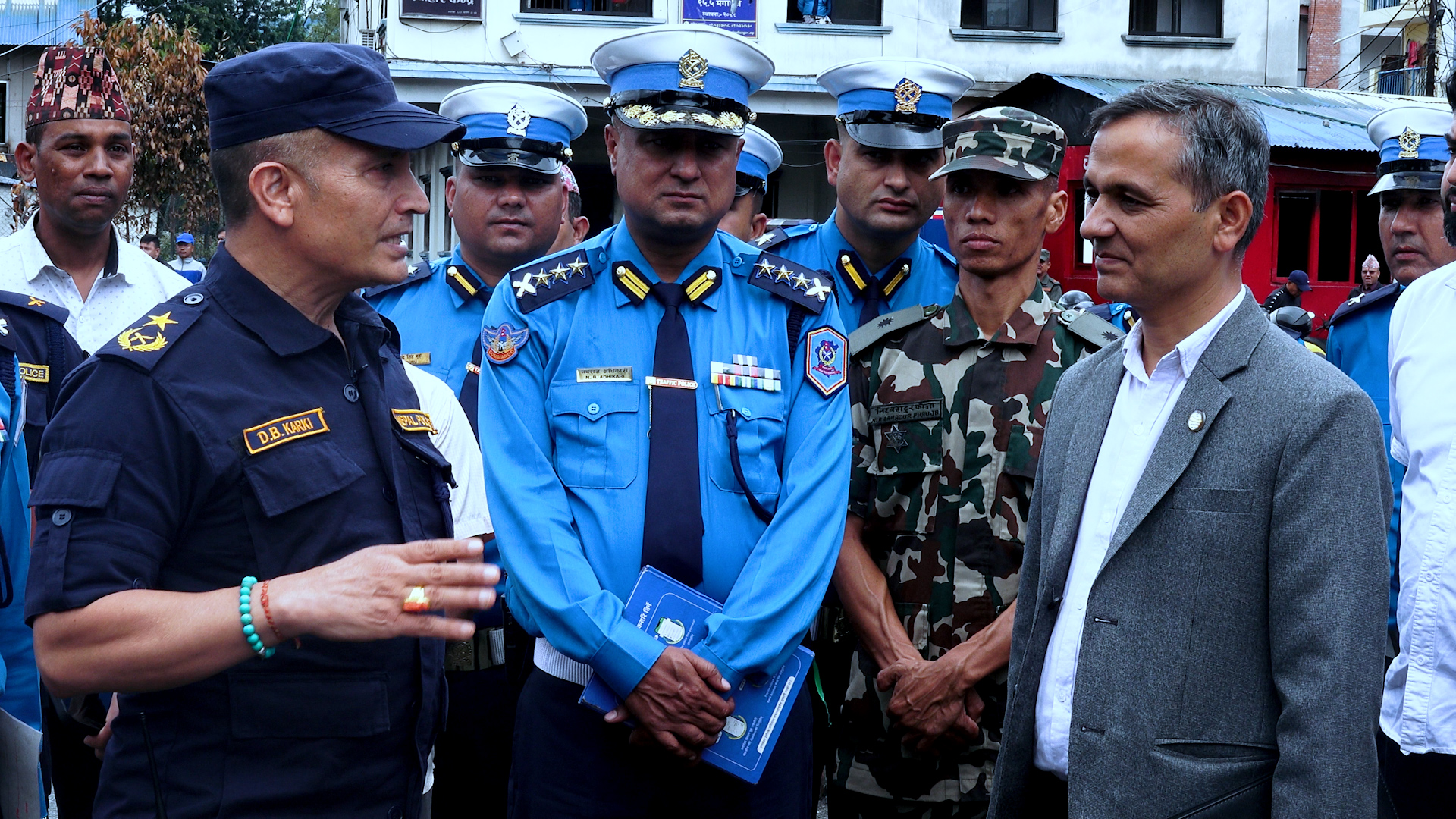 गृहमन्त्री अर्यालद्वारा उपत्यका ट्राफिक प्रहरी कार्यालयको अनुगमन