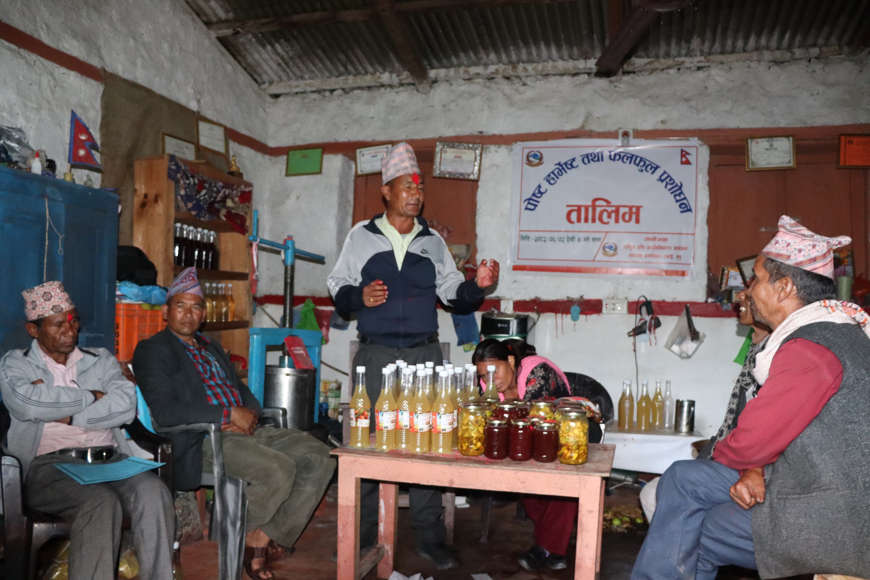 स्याउबाट जाम, जेली, जुस बनाएर आम्दानी गर्न सिक्दै मुगुका किसान