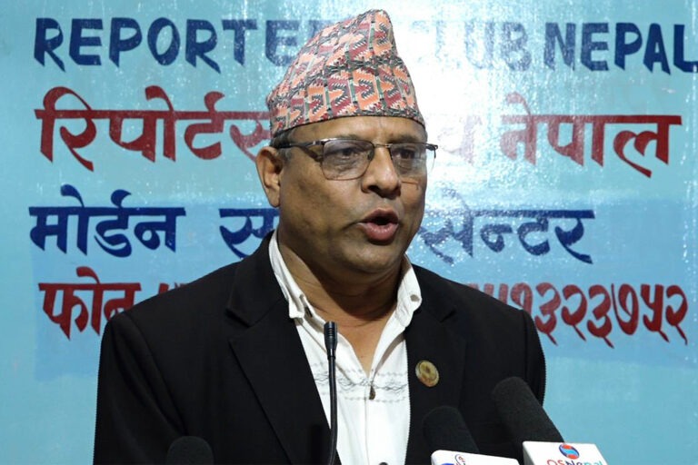 निजामती सेवा विधेयक विवादमा खतिवडा र दुरा नैतिक जिम्मेवारी लिनुपर्ने: सांसद आचार्य
