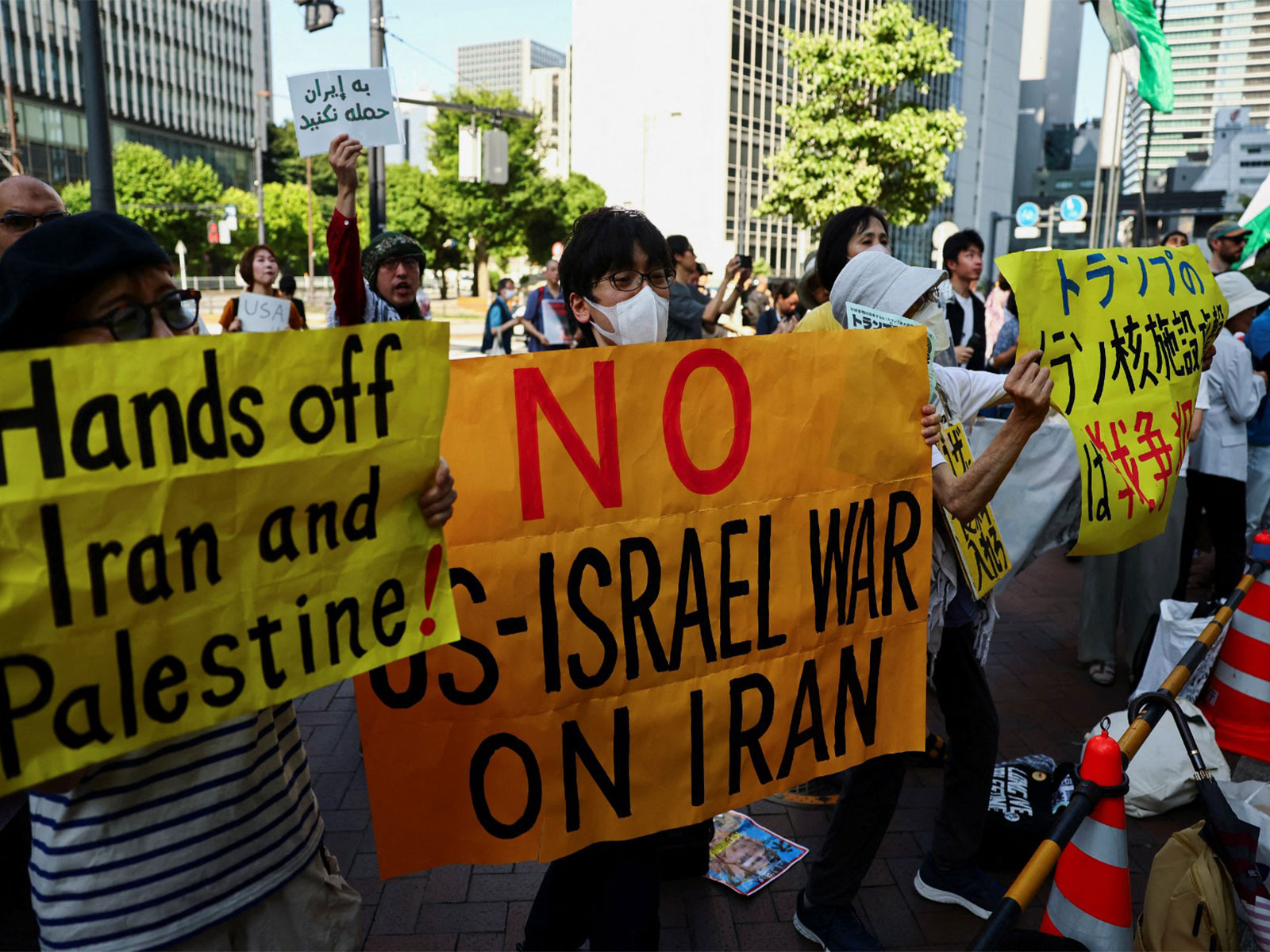 इरानमा प्रदर्शनका क्रममा हजारौँको मृत्यु भएको खामेनीको स्वीकारोक्ति