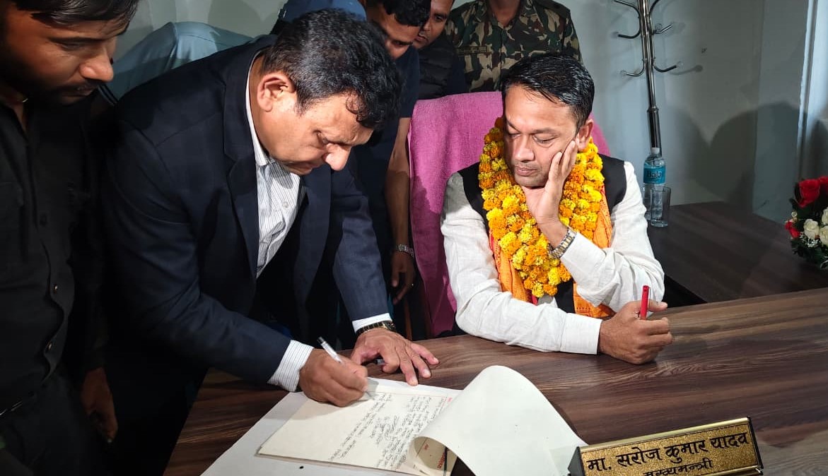 मुख्यमन्त्री यादवले गरे पदभार ग्रहण, मधेसका शहीदलाई मधेस रत्न दिइने पहिलो निर्णय