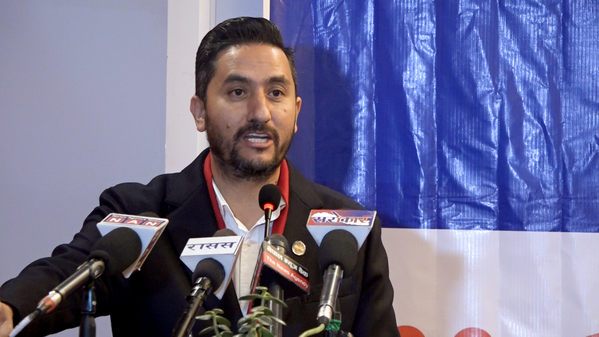 युवा नेतृत्वलाई अग्रपंक्तिमा राखेर परिवर्तनको यात्रामा हातेमालो गर्न आवश्यक छः सञ्चारमन्त्री खरेल