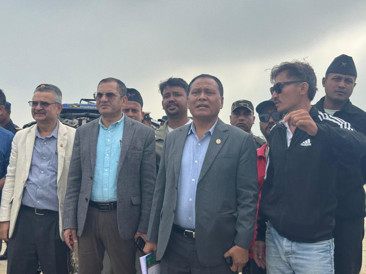 १४ वर्षदेखि अलपत्र पारिएको कन्काई पुलको निरीक्षणमा पुगे कुलमान