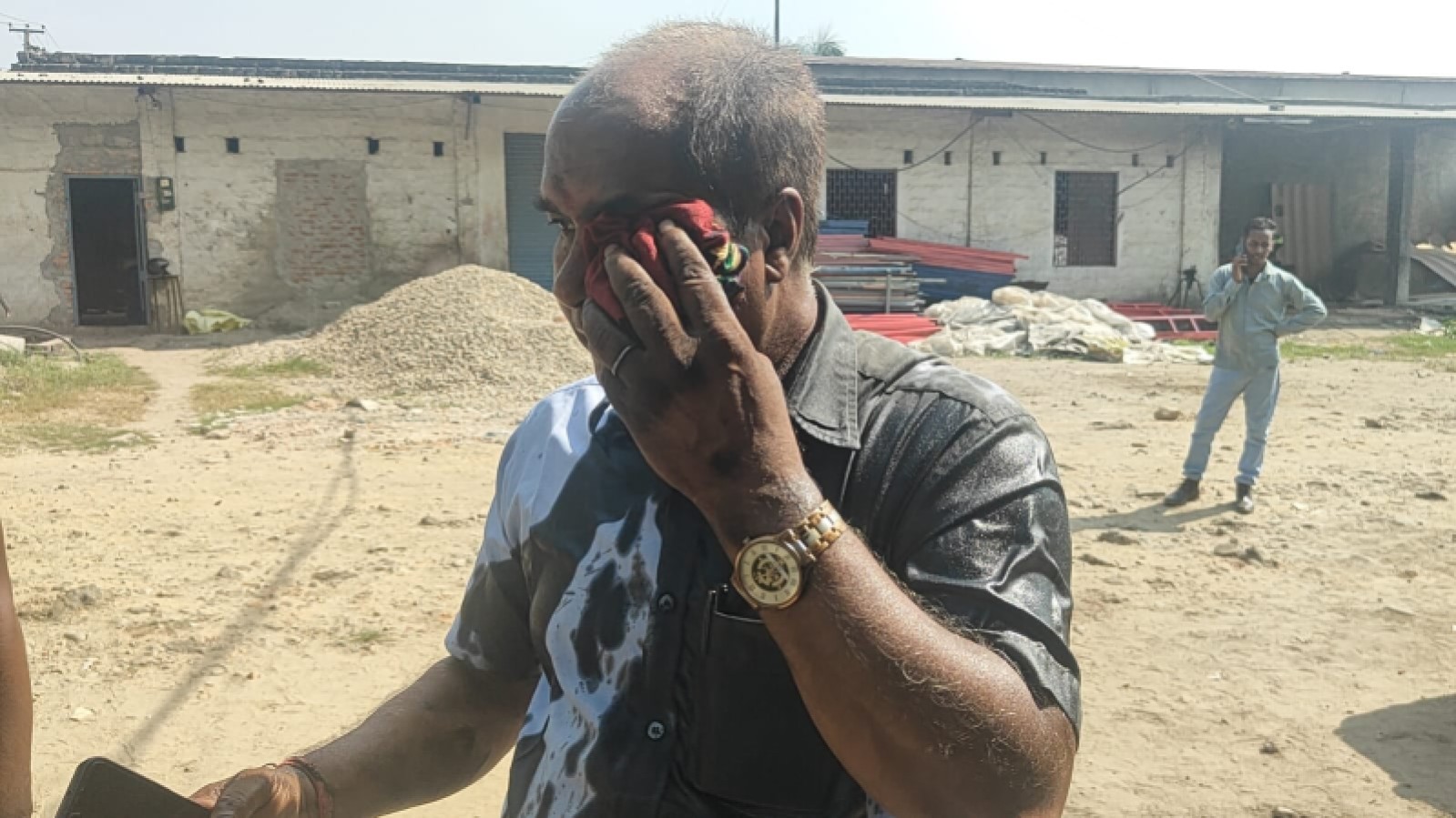 छठअघि वीरगन्जमा प्रदूषणविरुद्ध आक्रोश, उद्योगका अधिकारीलाई कालो मोसो