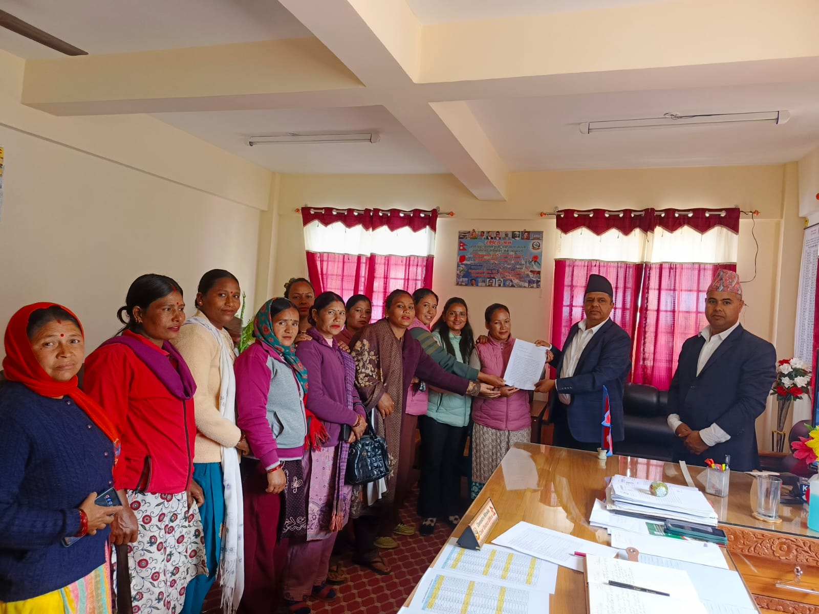 महिला तथा बालिकामाथिको हिंसा रोक्न माग गर्दै सिडियोमार्फत गृहमन्त्रीलाई ज्ञापन