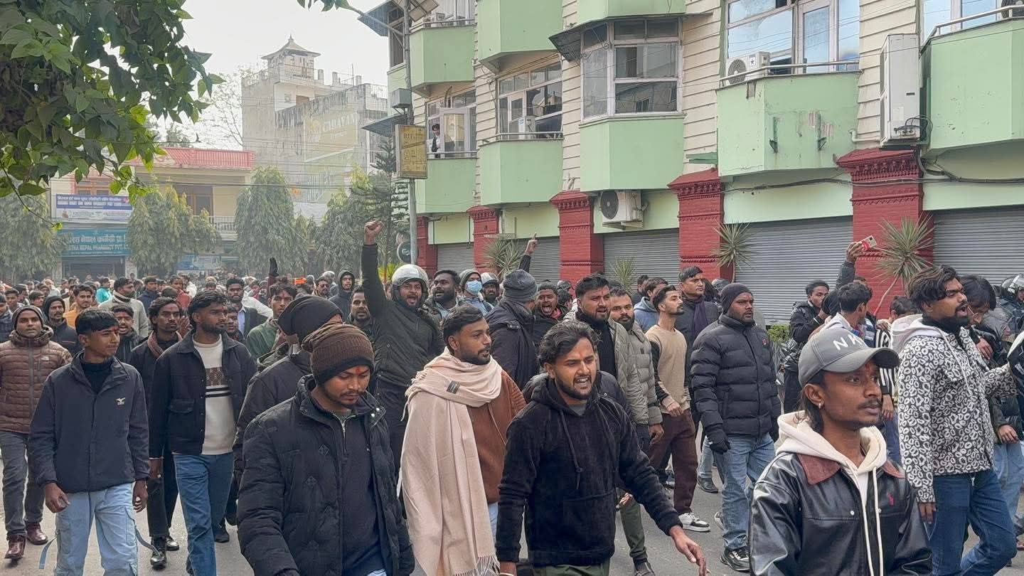 निषेधाज्ञाकै बीच वीरगञ्जमा झडप र प्रदर्शनः पत्रकारमाथि आक्रमण, तीनजना पक्राउ